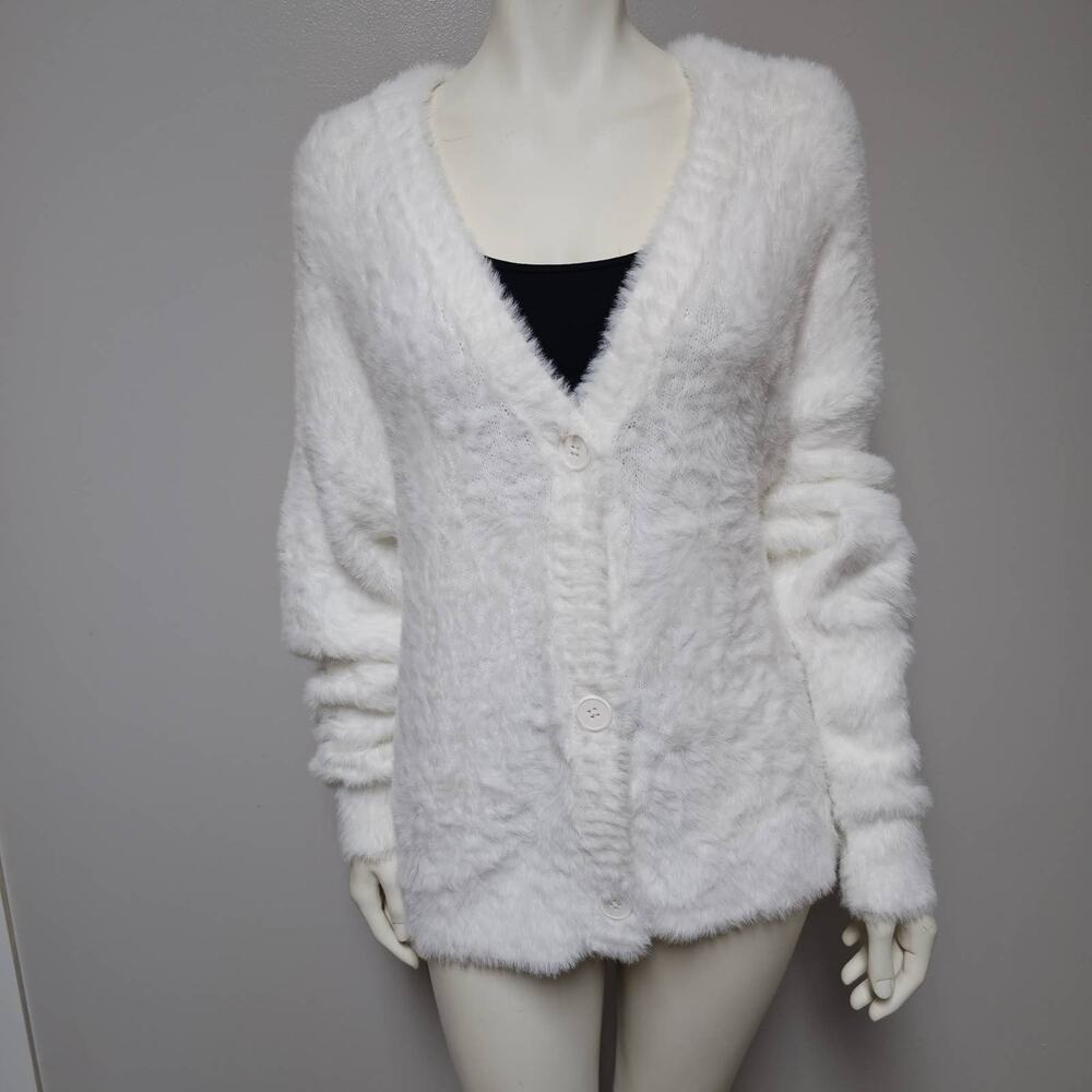 cloth & stone White fuzzy cardigan sweater size Medium